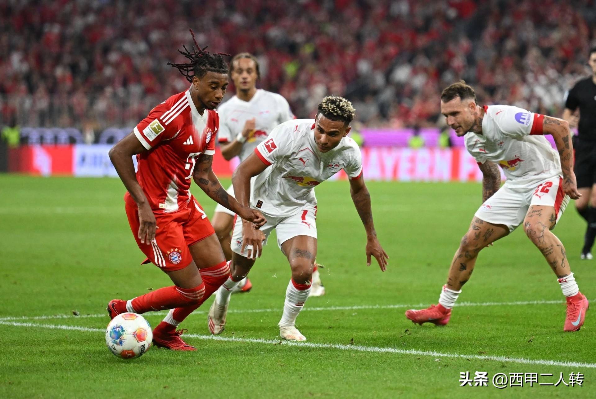 开云体育官网-拜仁欧冠客战拉齐奥的举换人牌子的女裁判